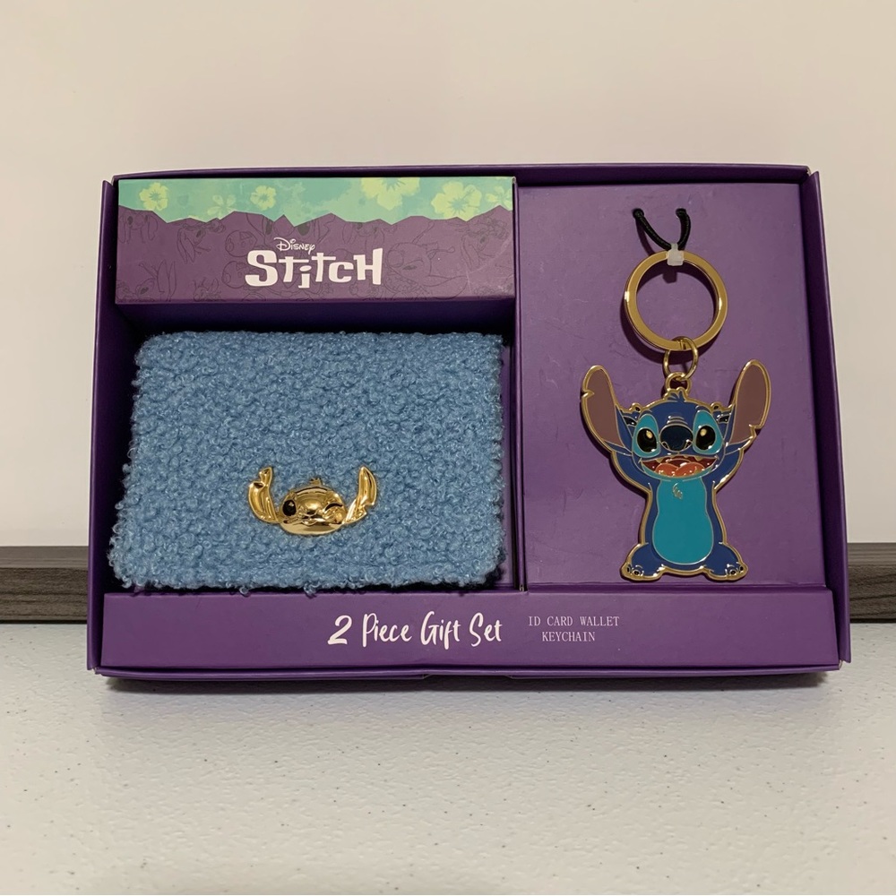 Disney Stitch 2-Piece ID Card Holder Wallet & Keychain Gift Set-NIB